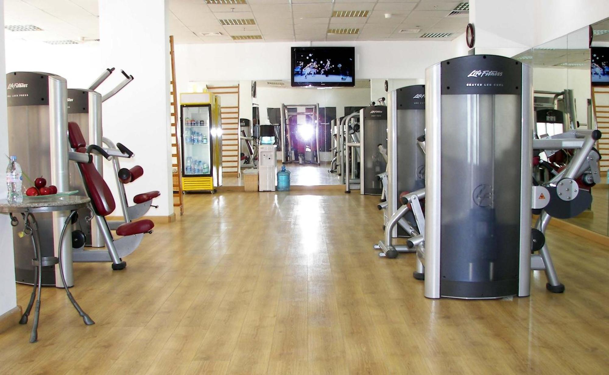 Hurghada Suites & Apartments Serviced By Marriott Exterior foto The gym at the hotel